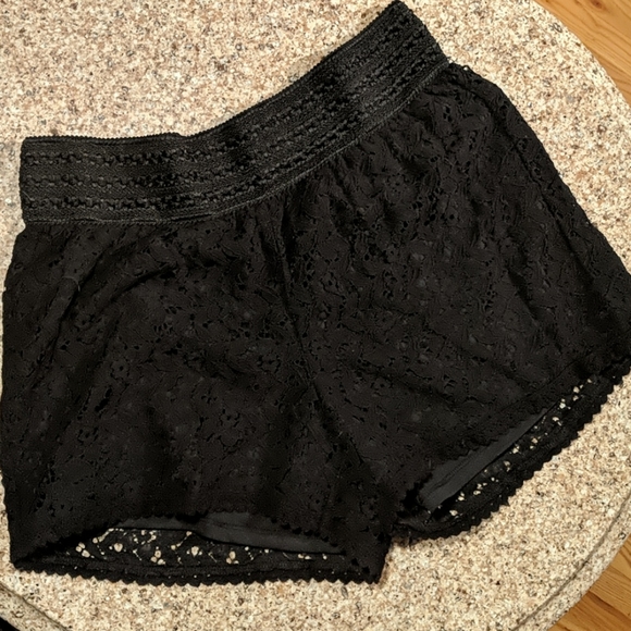 Maurices Pants - NWOT Maurices Lace Shorts